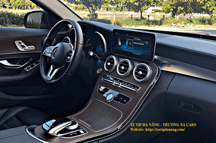 cho-thue-xe-mercedes-benz-c200-tai-da-nang-gia-re-(2)